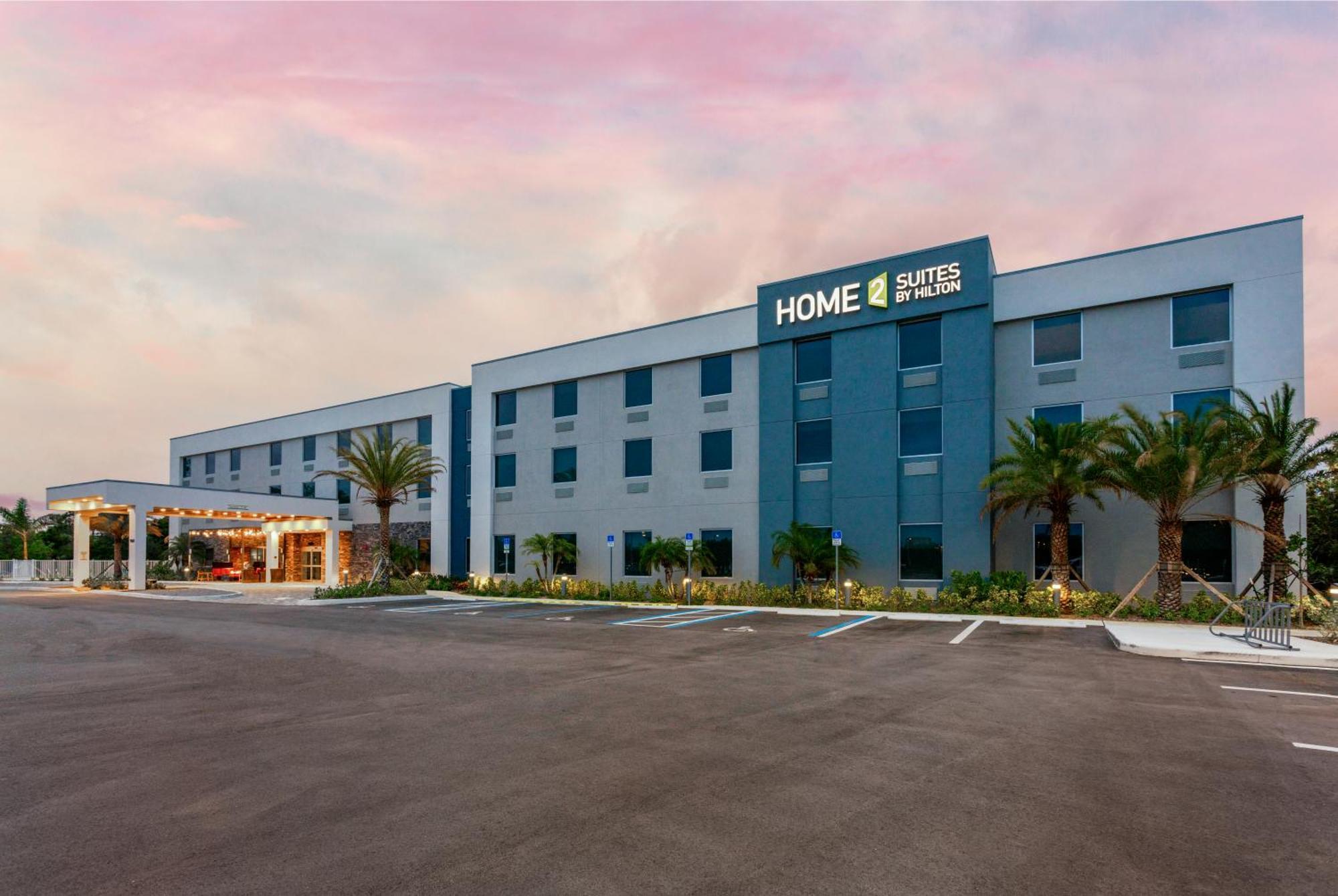 Home2 Suites By Hilton Vero Beach I-95 West Vero Corridor Exterior photo